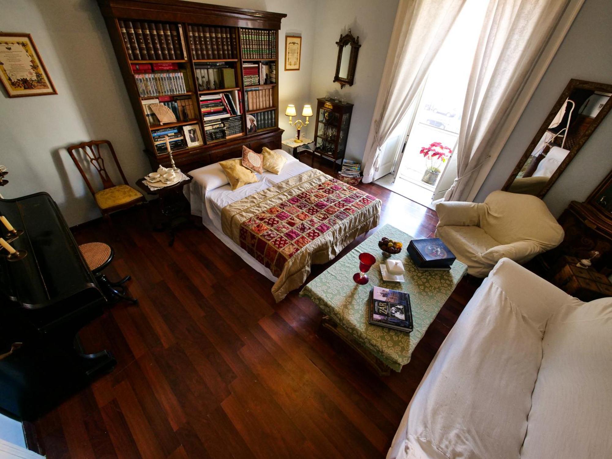 나폴리 Salotto Sommer B&B 외부 사진